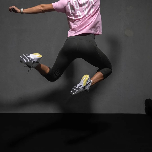 LSKD Roar Love Women’s Cropped T-shirt - Picture 2 of 6